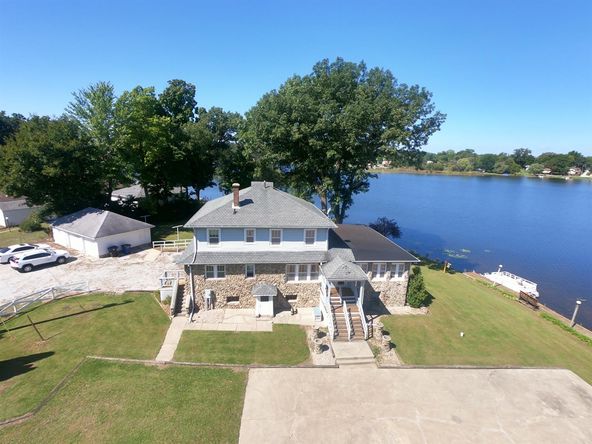 220 Lakeside Dr, Walkerton, IN 46574